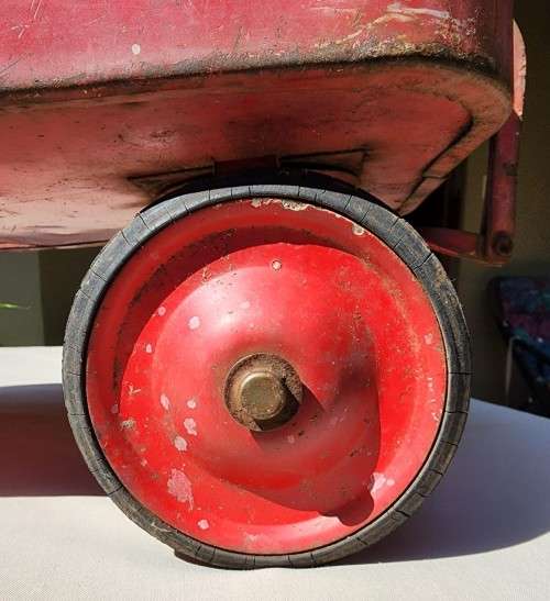 VINTAGE 1950S TRI-ANG RED PULL-ALONG TRAILER WHEELS TURNS SMOOTHLY