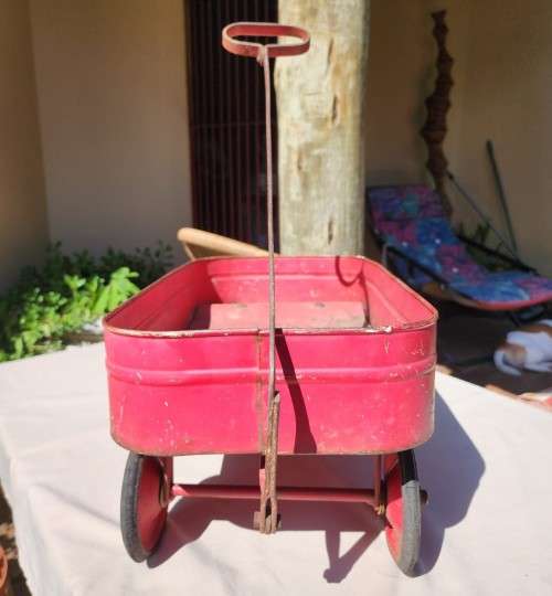 VINTAGE 1950S TRI-ANG RED PULL-ALONG TRAILER WHEELS TURNS SMOOTHLY