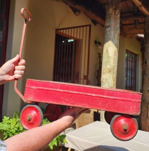 VINTAGE 1950S TRI-ANG RED PULL-ALONG TRAILER WHEELS TURNS SMOOTHLY