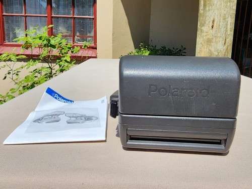 POLAROID 636 CLOSE-UP INSTANT CAMERA BOXED WITH OLD FILM CARTRIDGE AND TWO EXPOSED FILM SLIDES
