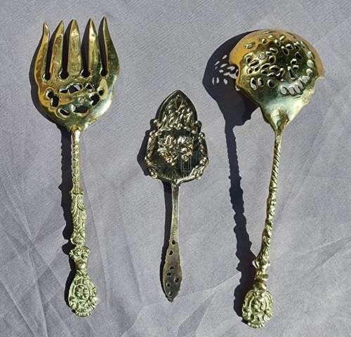 ANTIQUE (1871-1891) MONTAGNANI ITALY CHERUB DESIGN SERVING FORK AND SPOON PLUS SMALL STEEL CAKE LIFT