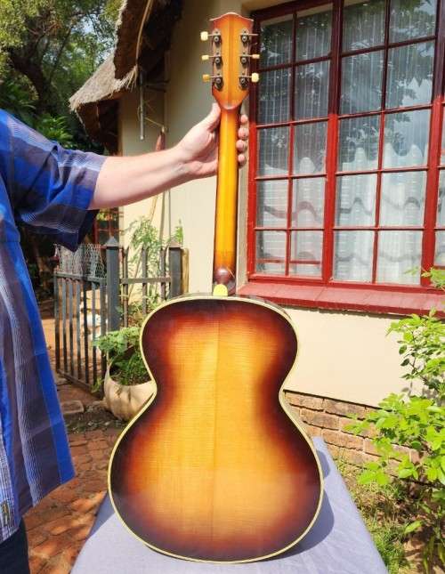 HOFNER GERMANY MID 1950S MODEL 456 ACOUSTIC SUNBURST ARCHTOP GUITAR WITH CARRY CASE