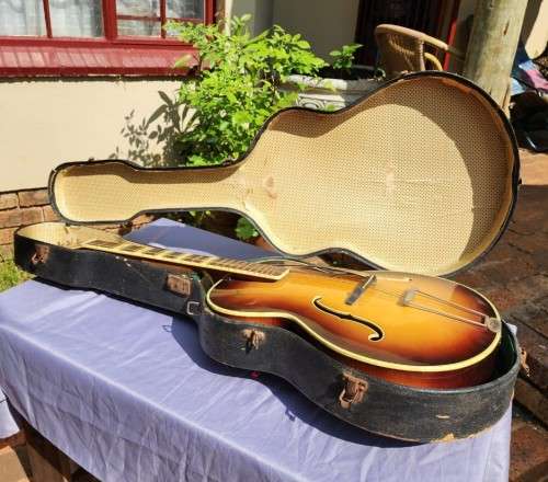 HOFNER GERMANY MID 1950S MODEL 456 ACOUSTIC SUNBURST ARCHTOP GUITAR WITH CARRY CASE