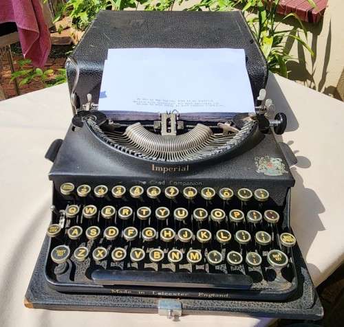 IMPERIAL THE GOOD COMPANION TYPEWRITER FROM 1942 (SERIAL EE059)