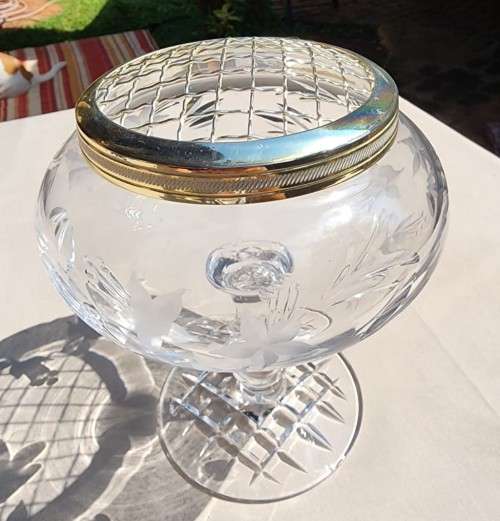 A RINGING AND SINGING CHRYSTAL CUT GLASS ROSE BOWL BY ROYAL DOULTON