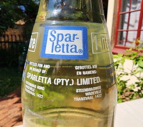 BOTTLED IN THE OLD TRANSVAAL! A FULL VINTAGE SPARLETTA CRÈME SODA GLASS BOTTLE