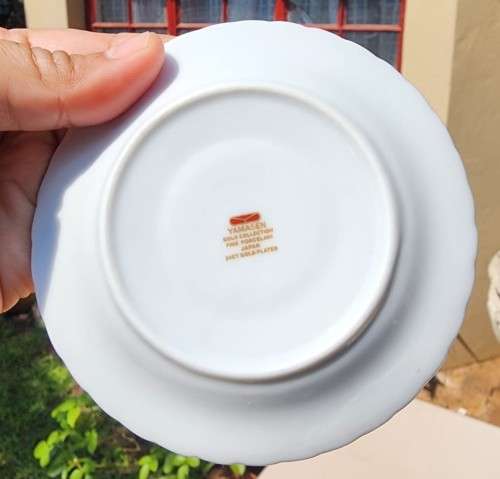 BOXED YAMASEN 24CT GOLD PLATED FINE PORCELAIN JAPAN DEMITASSE CUPS AND SAUCERS