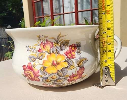 VINTAGE 1970S PORTMEIRION ENGLAND CHILDS CHAMBER POT FLOWER DECORATED