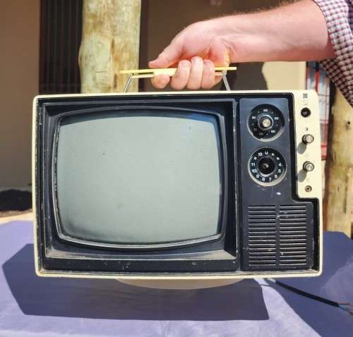 VINTAGE 1970S NATIONAL SOLID STATE PORTABLE BLACK AND WHITE TV