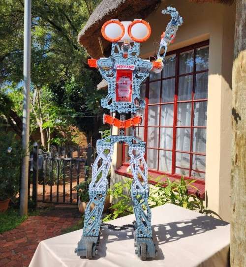 1,1M TALL! MECCANO BY ERECTOR MECCANOID G15 KS (KIDS SIZE!) ROBOT - 2016 INNOVATIVE TOY OF THE YEAR