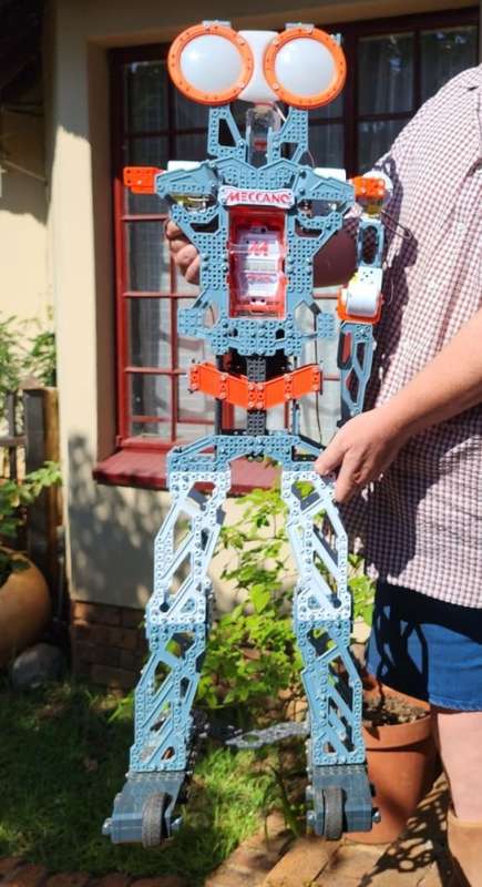 1,1M TALL! MECCANO BY ERECTOR MECCANOID G15 KS (KIDS SIZE!) ROBOT - 2016 INNOVATIVE TOY OF THE YEAR