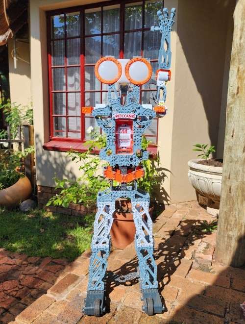 1,1M TALL! MECCANO BY ERECTOR MECCANOID G15 KS (KIDS SIZE!) ROBOT - 2016 INNOVATIVE TOY OF THE YEAR