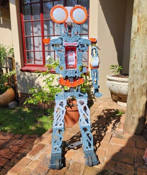 1,1M TALL! MECCANO BY ERECTOR MECCANOID G15 KS (KIDS SIZE!) ROBOT - 2016 INNOVATIVE TOY OF THE YEAR