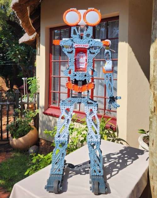 1,1M TALL! MECCANO BY ERECTOR MECCANOID G15 KS (KIDS SIZE!) ROBOT - 2016 INNOVATIVE TOY OF THE YEAR