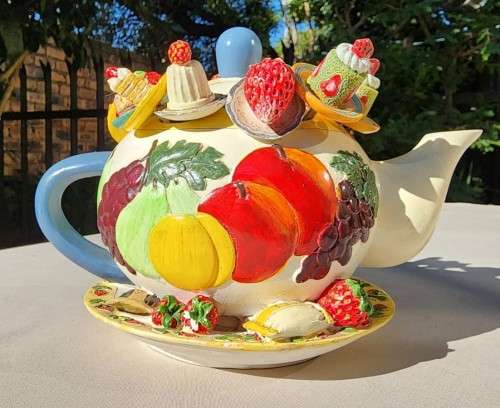 RARELY SEEN ART DÉCOR TEAPOT SPOON HOLDER WITH DESERT END FORKS AND SPOONS