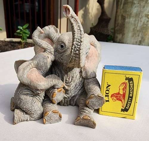 CLAUDE AND TOBY TUSKERS PAW PRINT HAND PAINTED 1994 FIGURINE PP213 WITH DESIGN BY BARRY PRICE