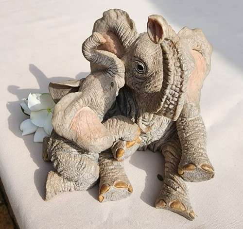 CLAUDE AND TOBY TUSKERS PAW PRINT HAND PAINTED 1994 FIGURINE PP213 WITH DESIGN BY BARRY PRICE