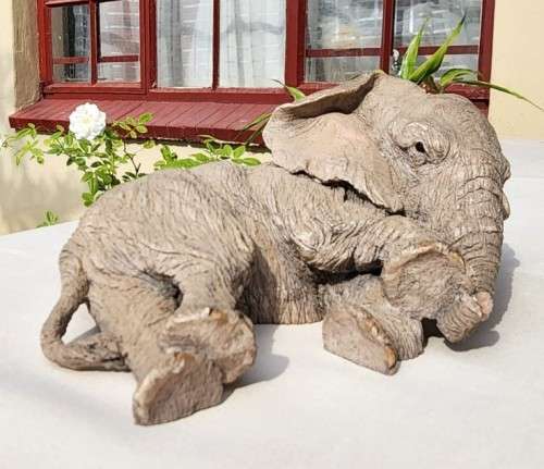 SLEEPING PRUDENCE TUSKERS PAW PRINT HAND PAINTED 1994 FIGURINE PP143 WITH DESIGN BY BERRY PRICE