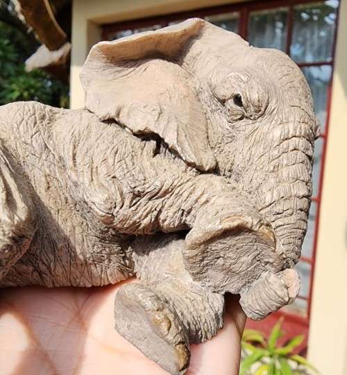 SLEEPING PRUDENCE TUSKERS PAW PRINT HAND PAINTED 1994 FIGURINE PP143 WITH DESIGN BY BERRY PRICE