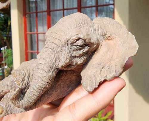 SLEEPING PRUDENCE TUSKERS PAW PRINT HAND PAINTED 1994 FIGURINE PP143 WITH DESIGN BY BERRY PRICE