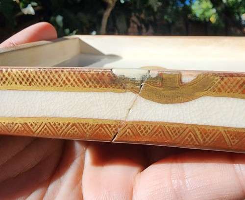 ANTIQUE SATSUMA JAPANESE MEIJI ERA (1868-1912) MILLEFLEUR BOX WITH SHIMAZU CIRCLE WITH CROSS MARK