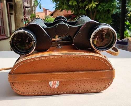 VINTAGE 1970S ATLAS COATED 7x50 JAPANESE BINOCULARS NO 65714 IN ORIGINAL BEIGE LEATHER CASE