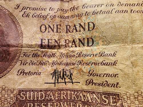 OLD SOUTH AFRICAN R1 NOTE FROM 1961 VAN RIEBEECK LARGE TYPE