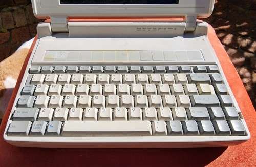 AWESOME RETRO TOSHIBA T1800 LAPTOP FROM 1991  FOR REPAIR