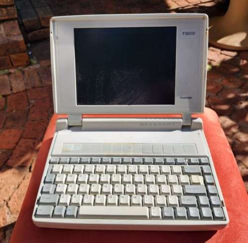 AWESOME RETRO TOSHIBA T1800 LAPTOP FROM 1991  FOR REPAIR