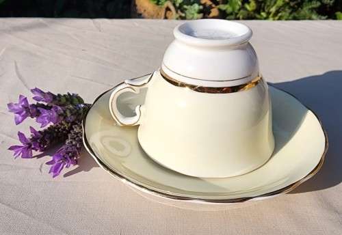 COLCOUGH ENGLAND TRIO IN HARLEQUIN BALLET LEMON YELLOW PATTERN (4TH OF 6) - WW2 ERA 1939 MARK