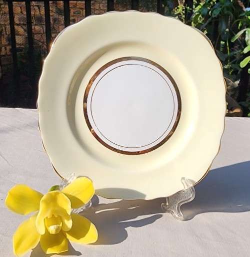 COLCOUGH ENGLAND TRIO IN HARLEQUIN BALLET LEMON YELLOW PATTERN (6TH OF 6) - WW2 ERA 1939 MARK