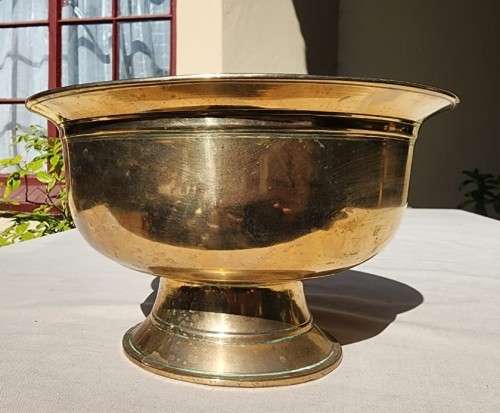 A HEAVY 1,2KG VINTAGE BRASS BOWL