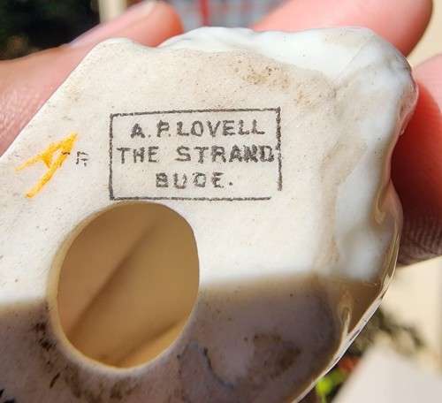 A HUNDRED YEAR OLD (CIRCA 1904-1924) PORCELAIN MINI CRESTED RABBIT BY ARKINSTALL & SONS ENGLAND
