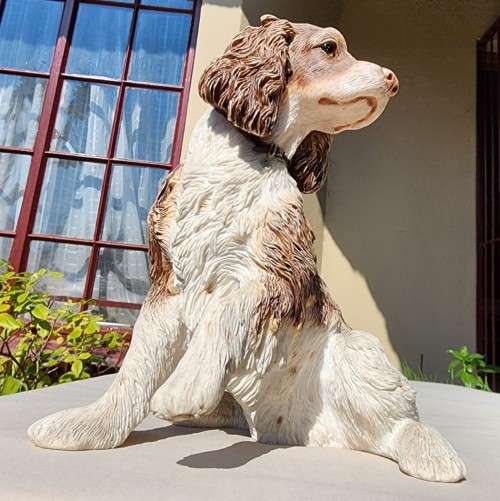 LOVELY COUNTRY ARTISTS ENGLAND SPRINGER SPANIEL RESIN FIGURINE