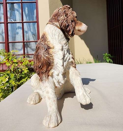 LOVELY COUNTRY ARTISTS ENGLAND SPRINGER SPANIEL RESIN FIGURINE