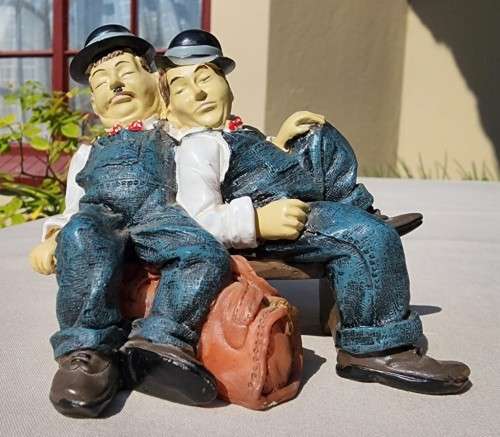 RARE LAUREL & HARDY SLEEPING ON BENCH FIFURINE