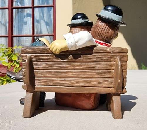 RARE LAUREL & HARDY SLEEPING ON BENCH FIFURINE