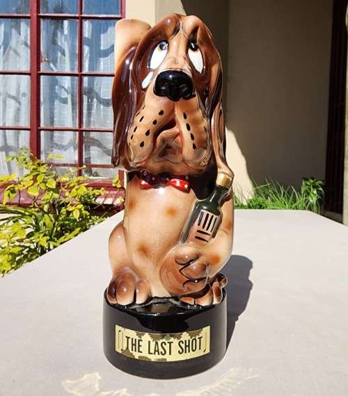 RARE THE LAST SHOT SAD BASSET HOUND MUSICAL DECANTER BOTTLE VINTAGE 1960S