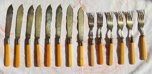 VINTAGE BONE HANDLED SILVER PLATED FISH KNIVES AND FORKS