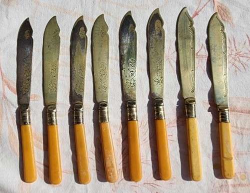 VINTAGE BONE HANDLED SILVER PLATED FISH KNIVES AND FORKS