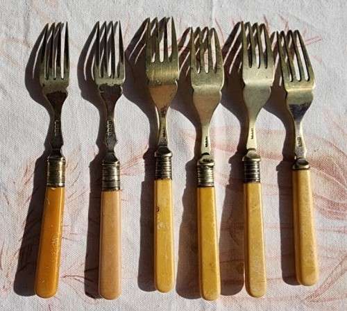 VINTAGE BONE HANDLED SILVER PLATED FISH KNIVES AND FORKS
