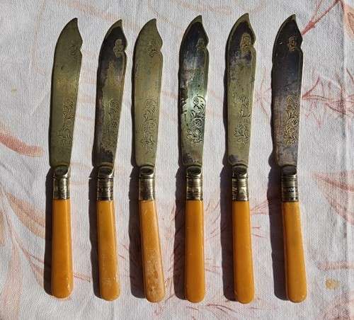 VINTAGE BONE HANDLED SILVER PLATED FISH KNIVES AND FORKS