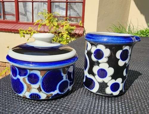 ARABIA (FINLAND) SAARA TEASET 1970S DESIGNED BY ANJA JAATINEN-WINQUIST