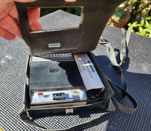 PHILIPS EL-3302 MONO COMPACT CASSETTE RECORDER FROM 1967 - ONE OF THE FIRST