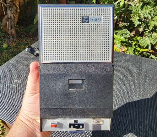 PHILIPS EL-3302 MONO COMPACT CASSETTE RECORDER FROM 1967 - ONE OF THE FIRST