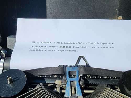 REMINGTON 1948 DELUXE PORTABLE MODEL 5 TYPEWRITER MADE IN THE USA (SERIAL B1650133) IN EXCELLENT WOR