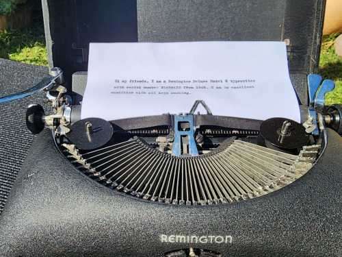 REMINGTON 1948 DELUXE PORTABLE MODEL 5 TYPEWRITER MADE IN THE USA (SERIAL B1650133) IN EXCELLENT WOR