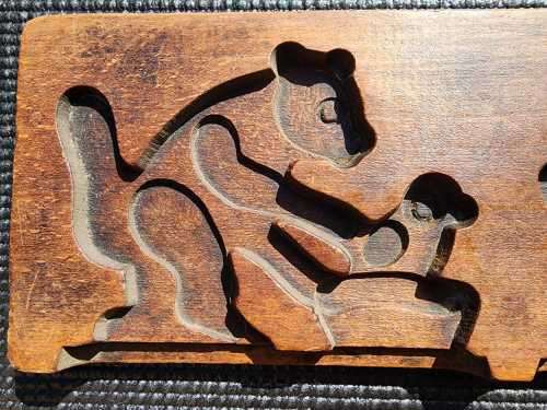 VINTAGE HAND CARVED 360 DEGREE VIEW COOKIE MOLDS  DOGS BIRDS BEAR AND RHINO IN CLASS  SET 3 OF 3