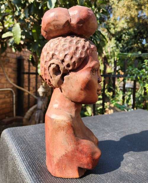 LARGE 41CM HIGH HARD WOOD AFRICAN WOMAN NAKED SCULPTURE BUST