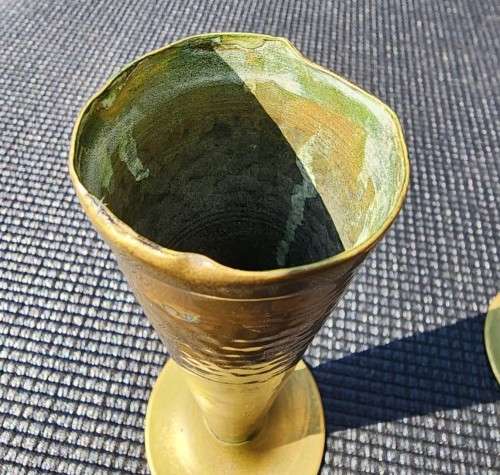 HAND HAMMERED BRITISH MAKE BRASS BUD VASES 15CM HIGH